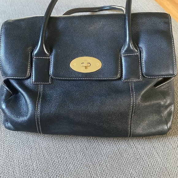Tignanello Classic Leather Bag in Excellent Like Brand New Condition - Picture 2 of 7
